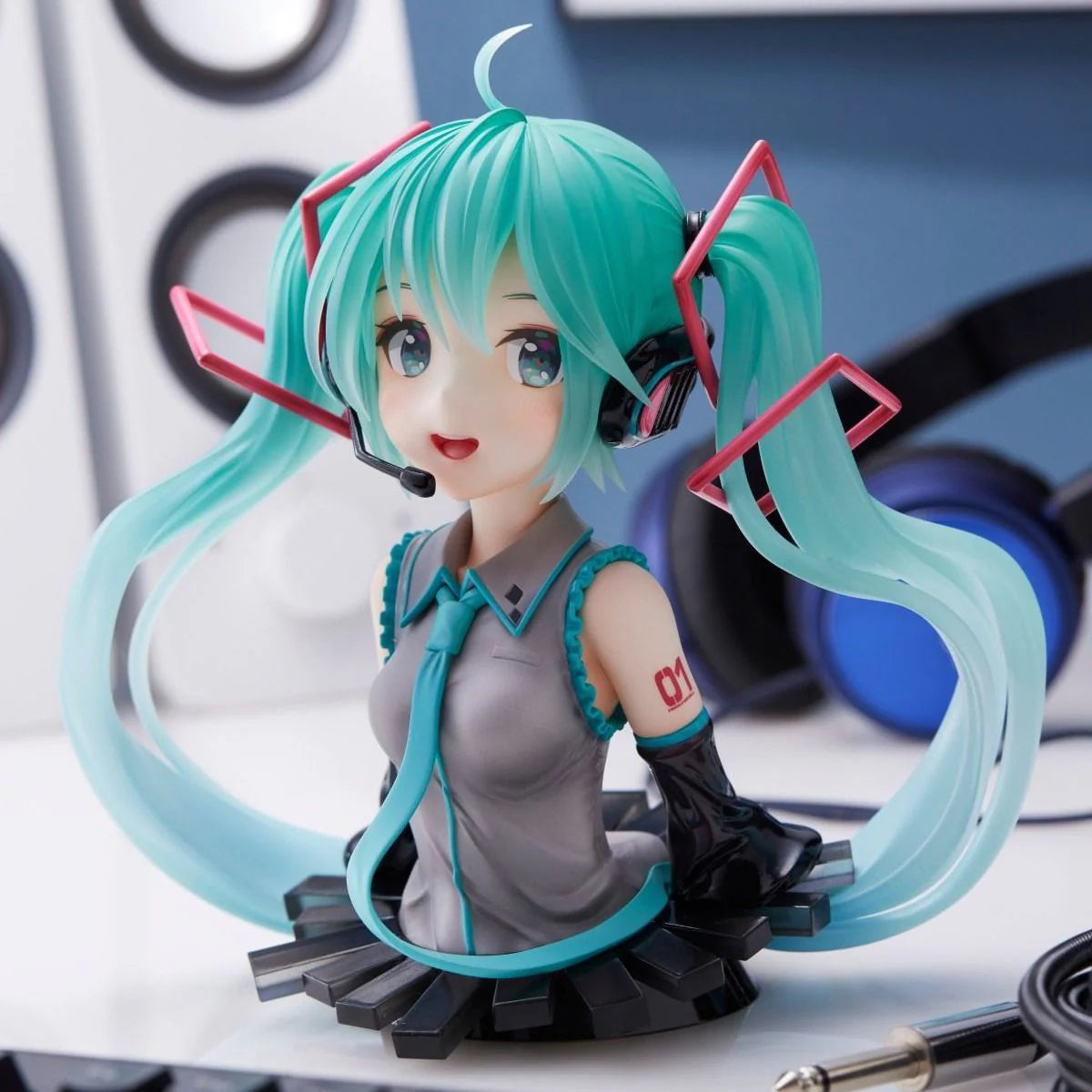 Hatsune Miku Half Body Figure