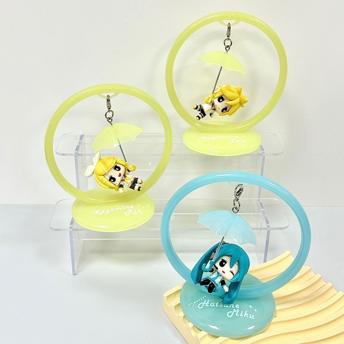 Hatsune Miku Trapeze Figure "Miku/Rin/Len"